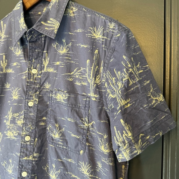 🦅 AE 🌵 Desert Print SS Button Down - Picture 2 of 6